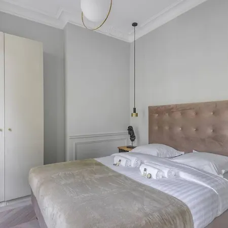 Apartment Bright And Gorgeous Flat In The Heart Of *