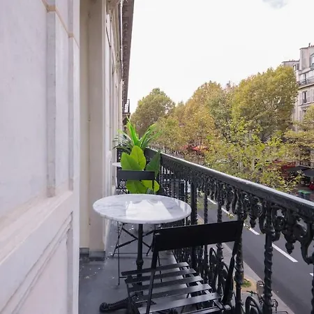 Bright And Gorgeous Flat In The Heart Of *