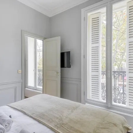 Bright And Gorgeous Flat In The Heart Of * Paris