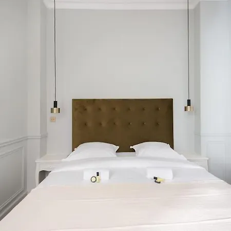 Bright And Gorgeous Flat In The Heart Of Apartment